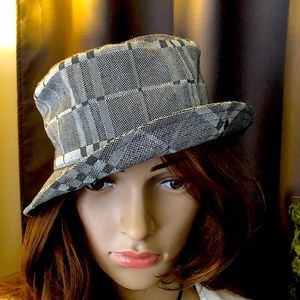 Burberry Rare Grey Plaid Bucket Hat-Authentic